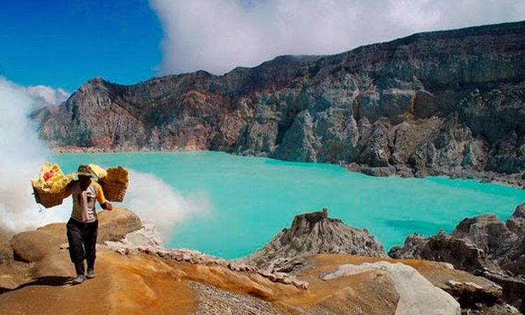Price List For Climbing The Ijen Crater Banyuwangi ijen crater tour